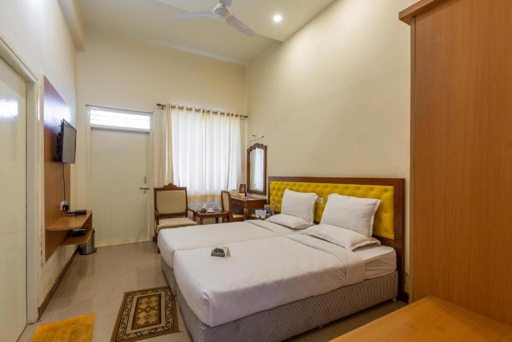 Kstdc Hotel Mayura Biligiri, Br Hills Honganoor Exterior photo