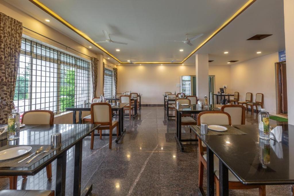 Kstdc Hotel Mayura Biligiri, Br Hills Honganoor Exterior photo